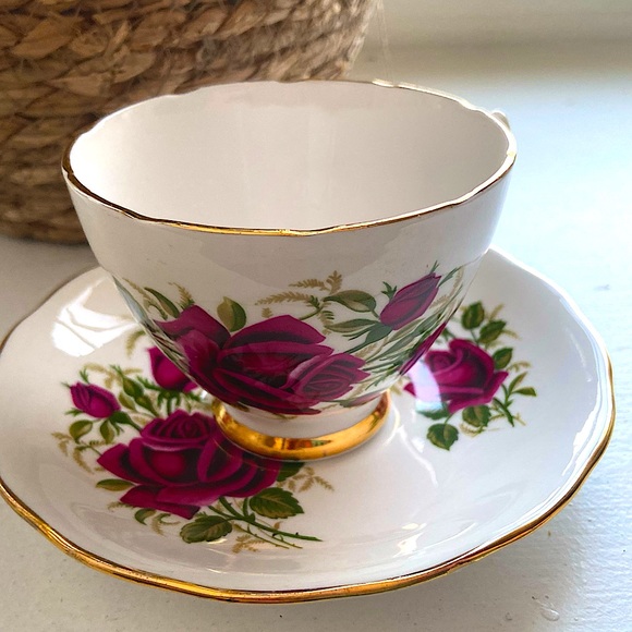 Dining Vintage Colclough Bone China Teacup And Saucer Set With Red